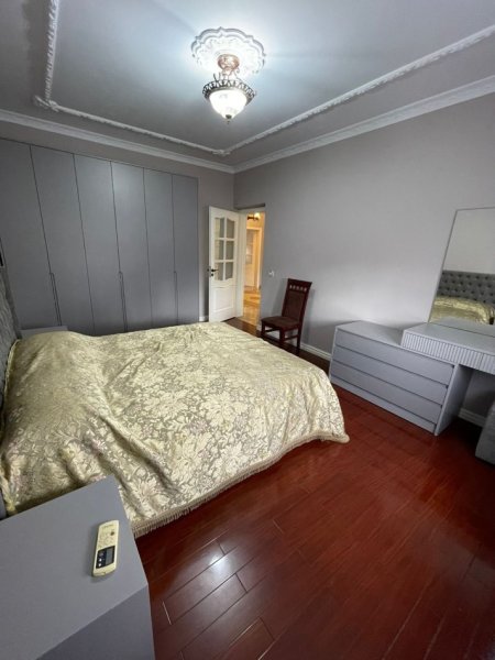 Tirane, jepet me qera apartament 2+1+Ballkon Kati 3, 91 m² 800 € (IBRAHIM RUGOVA BLLOK TIRANE)