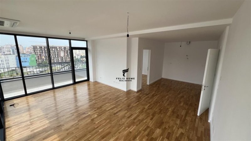 Tirane, jepet me qera zyre Kati 3, 125 m² 1.550 € (LIQENI ARTIFICIAL)