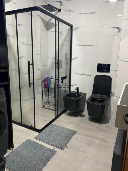 Tirane, shitet apartament 3+1 Kati 1, 93 m² 130.000 € (LAPRAKE)