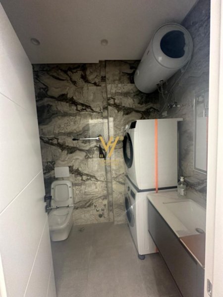 Tirane, jepet me qera apartament 2+1+Ballkon Kati 7, 98 m² 1.200 € (BULEVARDI I RI)