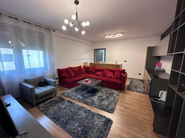 Tirane, jepet me qera apartament 2+1+Ballkon Kati 3, 80 m² 800 € (SHKOLLA E BALETIT)