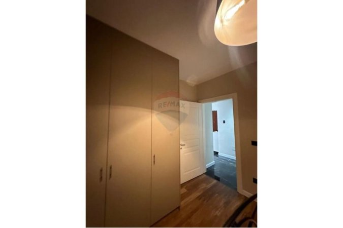 Tirane, jepet me qera apartament 1+1 , 70 m² 550 € (Kopshti Zoologjik)