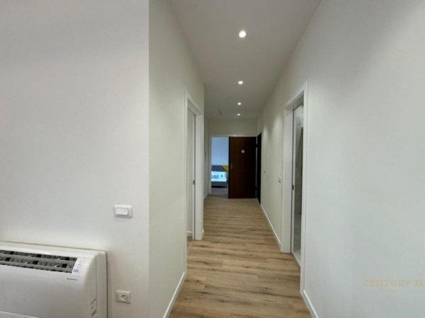 Tirane, jepet me qera apartament 2+1 Kati 5, 110 m² 750 € 