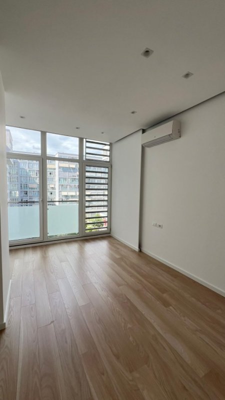 Tirane, shes apartament 2+1 Kati 4, 113 m² 335.000 € (Komuna e Parisit)