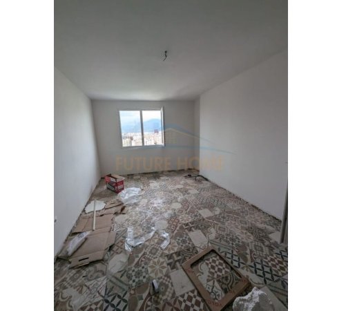 Tirane, jepet me qera apartament 1+1 Kati 8, 70 m² 350 € (Golden Park)