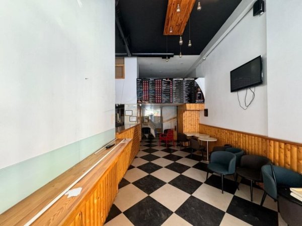 Tirane, shitet ambjent biznesi Kati 0, 69 m² 125.000 € (Unaza e Re)