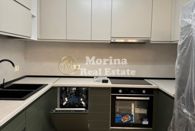 Tirane, jepet me qera apartament 3+1 Kati 5, 130 m² 550 € (Fresku/Restorant Fresku)