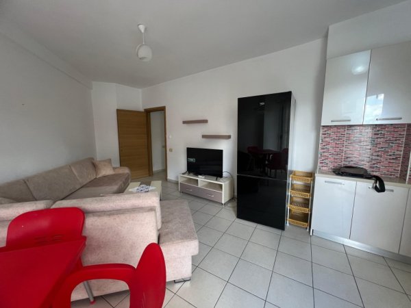 Tirane, jepet me qera 2+1 Kati 3, 110 m² 500 € (Unaza E Re)