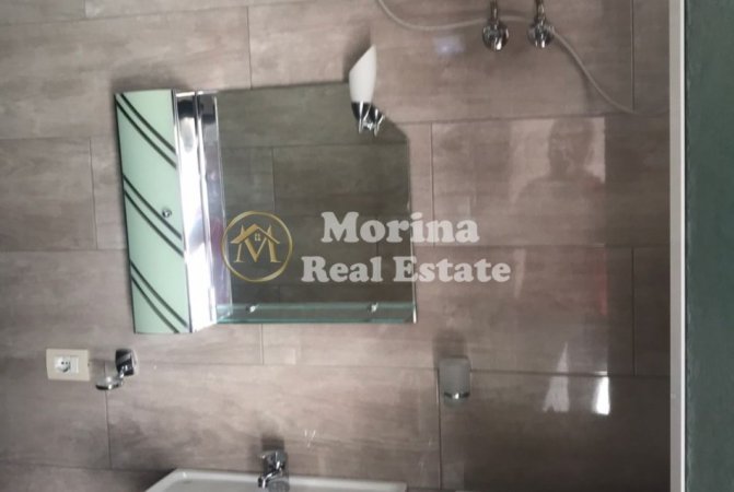 Tirane, jepet me qera shtepi 1+1 Kati 1, 70 m² 400 € (Ali Demi)