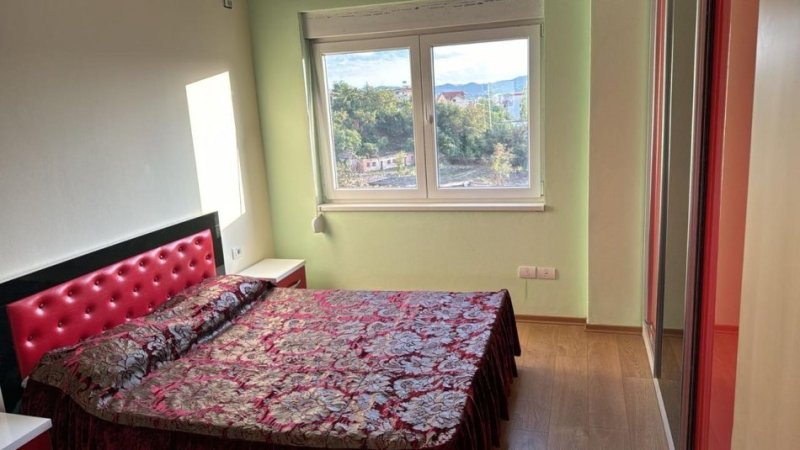 Tirane, jepet me qera apartament 2+1 Kati 5, 104 m² 500 € (fresku)