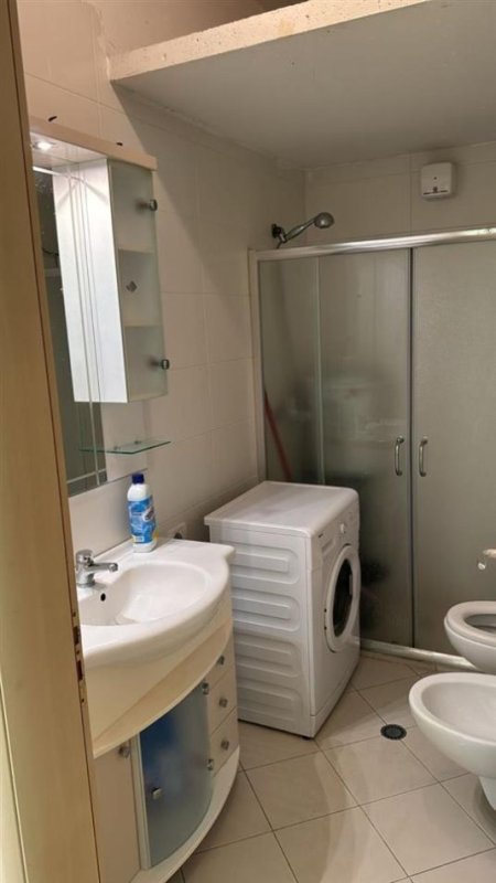 Tirane, jepet me qera apartament 2+1 Kati 5, 104 m² 500 € (fresku)