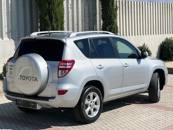 TOYOTA RAV4 - 2.2 NAFTE D4D 👉 2011 👈KAMBIO MANUALE 8.500 €