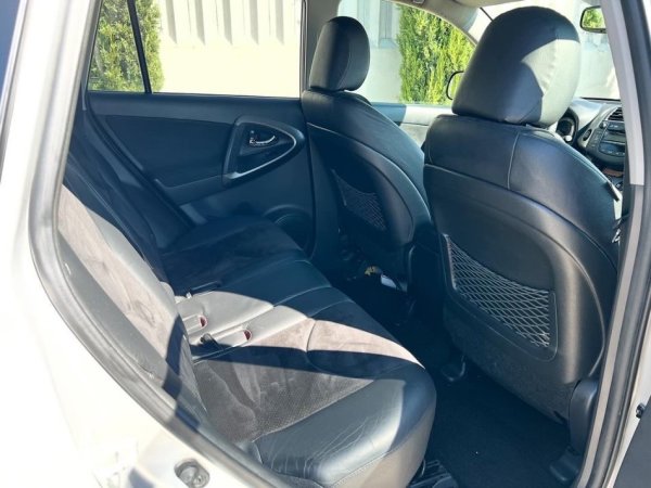 TOYOTA RAV4 - 2.2 NAFTE D4D 👉 2011 👈KAMBIO MANUALE 8.500 €