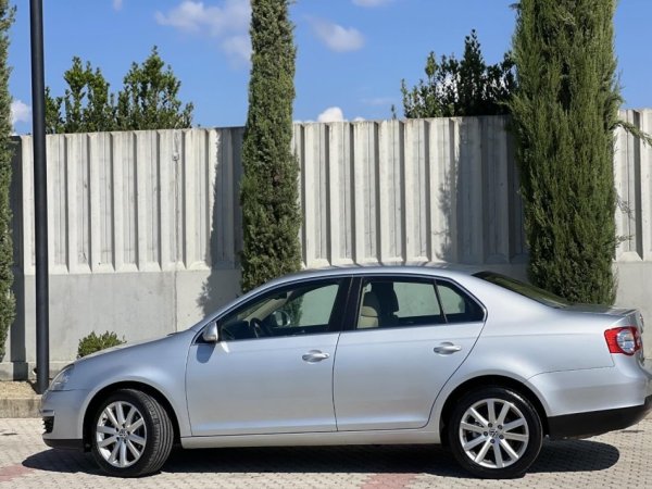 VW JETTA 1.9 NAFTE 👉 2009 👈 KAMBIO AUTOMATIKE 6.200 €