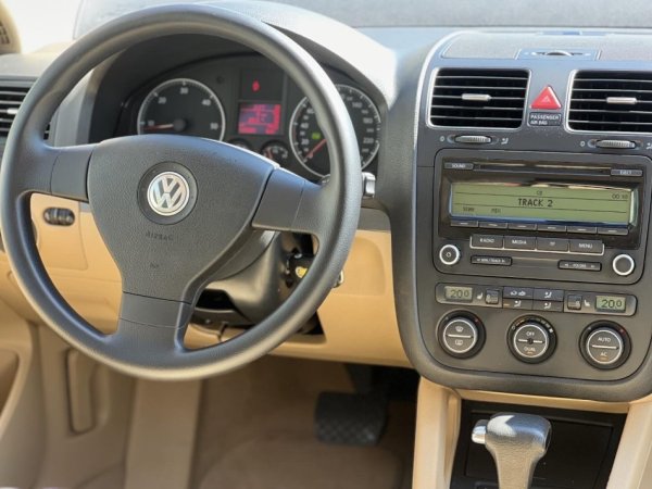 VW JETTA 1.9 NAFTE 👉 2009 👈 KAMBIO AUTOMATIKE 6.200 €