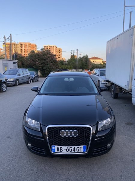 Tirane, shitet makine Audi A3 (sportback) Nafte, e zeze automatik Kondicioner 5.400 €