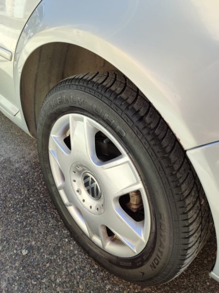 Tirane, shes makine Vw Bora Benzin+Gaz, gri metalizato manuale Kondicioner 200.000 km 3.000 €