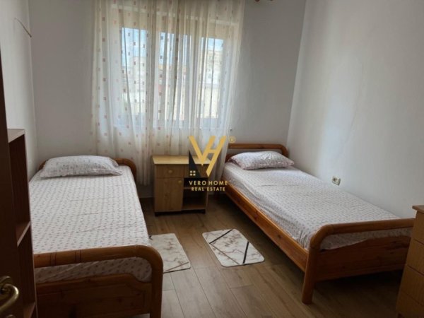 Tirane, jepet me qera apartament 3+1+Ballkon Kati 4, 105 m² 600 € (RRUGA BARDHYL)