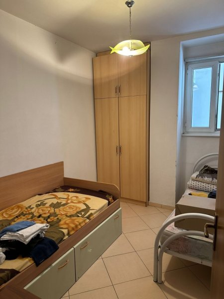 Tirane, jepet me qera apartament 2+1+Ballkon Kati 2, 95 m² 600 € (RRUGA E DIBRES)