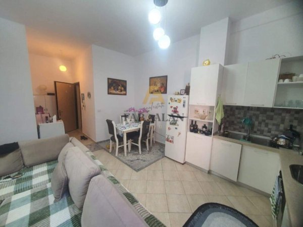 Tirane, shitet apartament 1+1 Kati 1, 69 m² 80.000 € (Fresku, fillimi i rruges se Thesarit)