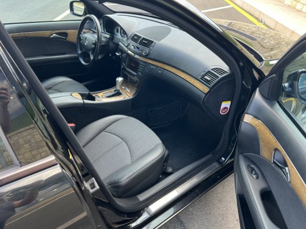 Tirane, shes makine MERCEDES BENZ EVO E220 AVANTGARDE Nafte, e zeze automatik Klima 265.000 km 6.200 €