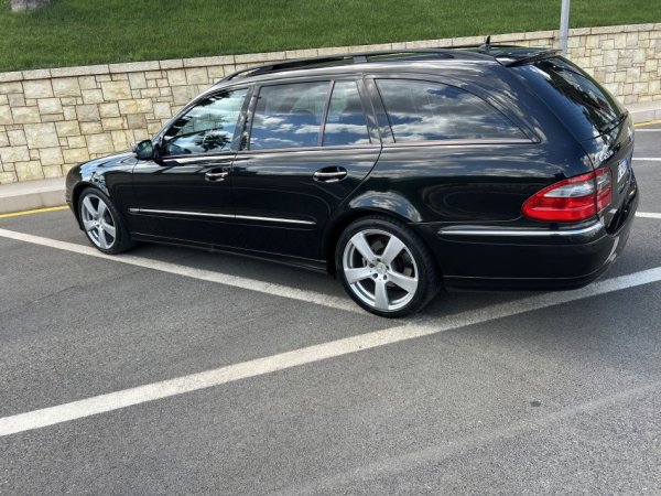 Tirane, shes makine MERCEDES BENZ EVO E220 AVANTGARDE Nafte, e zeze automatik Klima 265.000 km 6.200 €