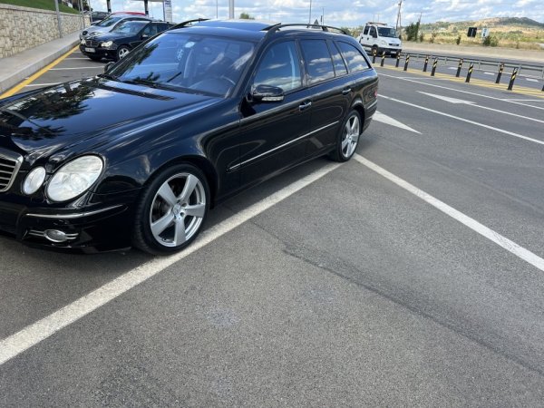 Tirane, shes makine MERCEDES BENZ EVO E220 AVANTGARDE Nafte, e zeze automatik Klima 265.000 km 6.200 €