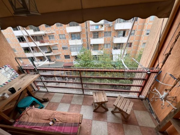 Tirane, jepet me qera apartament 2+1 Kati 5, 93 m² 470 € (UNAZA E RE)