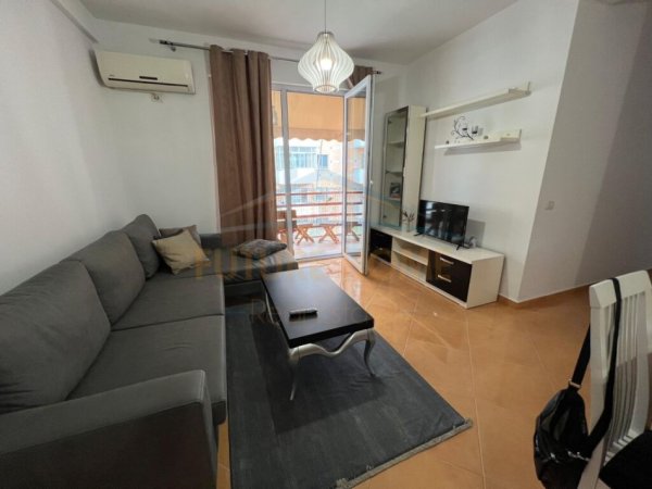 Tirane, jepet me qera apartament 2+1 Kati 5, 93 m² 470 € (UNAZA E RE)