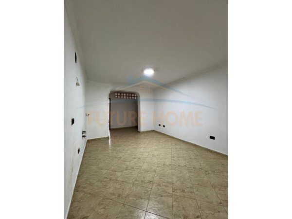 Tirane, jepet me qera 2+1+Ballkon Kati 3, 96 m² 700 € (Depo , Sheshi Willson)