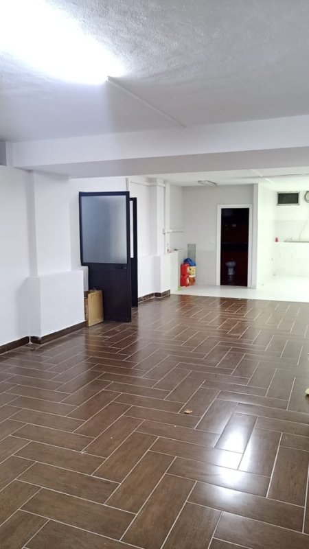 Tirane, shitet ambjent biznesi Kati -1, 109 m² 86.500 € (Ish Nisharaku)