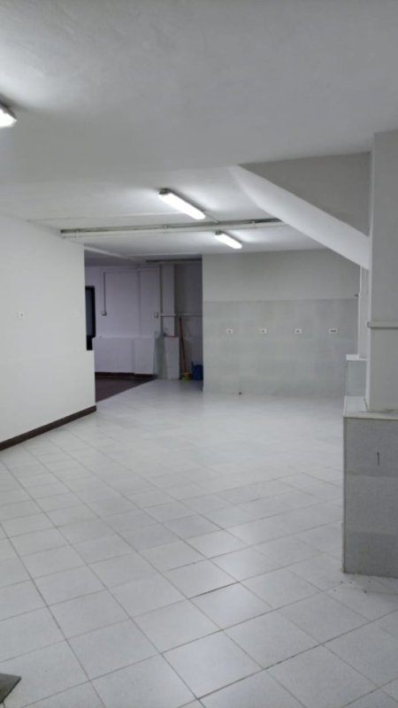 Tirane, shitet ambjent biznesi Kati -1, 109 m² 86.500 € (Ish Nisharaku)