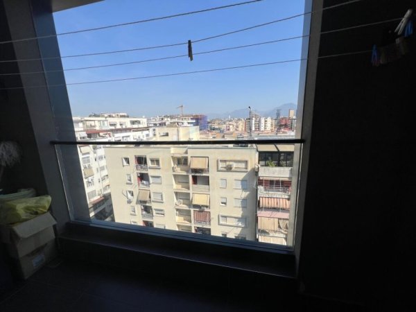 Tirane, jepet me qera apartament 1+1+Ballkon Kati 7, 70 m² 700 € (PARKU OLIMPIK KOMUNA E PARISIT)