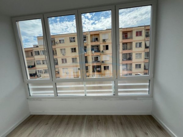Tirane, jepet me qera apartament 2+1 Kati 7, 118 m² 650 € (unaza e re)