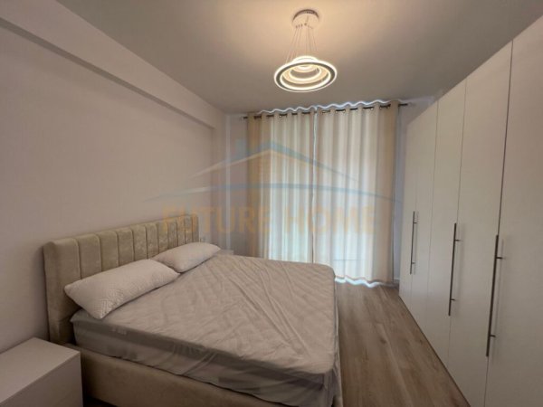 Tirane, jepet me qera apartament 2+1 Kati 7, 118 m² 700 € (unaza e re)