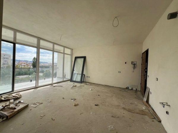 Tirane, shitet apartament 1+1+Ballkon Kati 3, 79 m² 103.000 € (Rruga Siri Kodra)