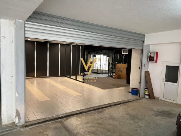 Tirane, jepet me qera apartament 3+1+Ballkon Kati 3, 200 m² 1.500 € (KOPSHTI BOTANIK)