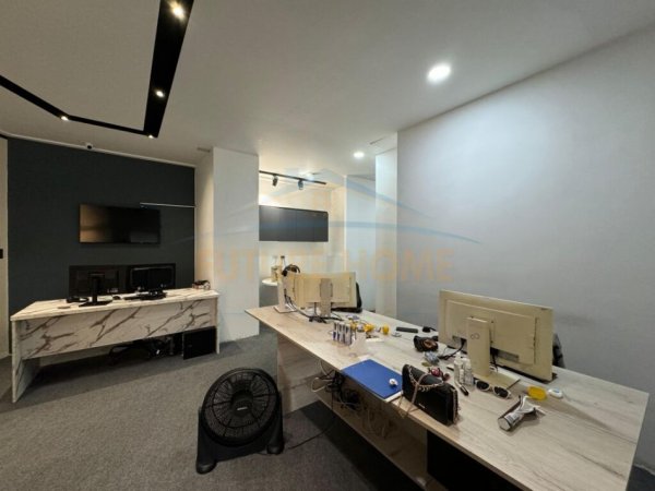 Tirane, shitet ambjent biznesi Kati 1, 350 m² 600.000 € (FUSHA E AVIACIONIT)