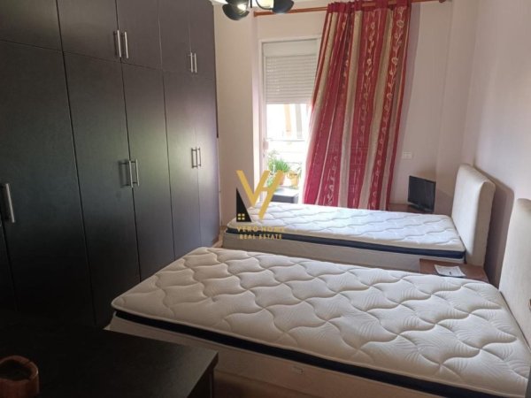 Tirane, jepet me qera apartament 2+1+Ballkon Kati 3, 110 m² 750 € (KODRA E DIELLIT)