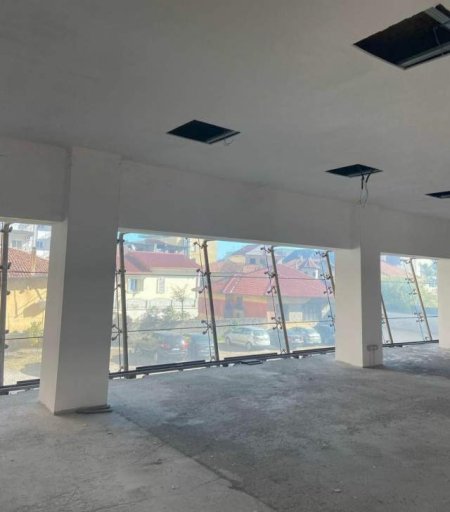 Shkoder, shitet Kati 1, 175 m²  (Rruga "Daut Boriçi")