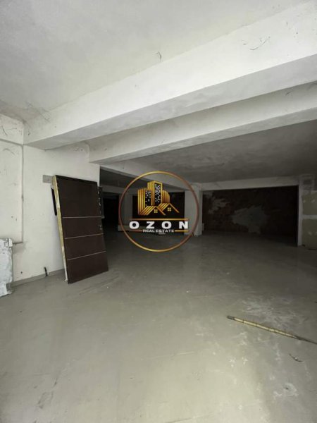 Tirane, shitet ambjent biznesi Kati 0, 310 m² 65.000 Euro (Rruga Sotir Caci)