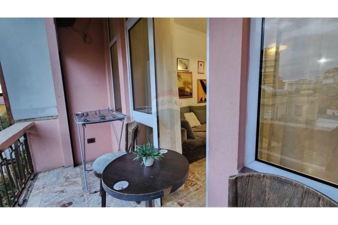 Tirane, jepet me qera apartament 1+1 Kati 5, 60 m² 600 € (Qender Kafe Flora)