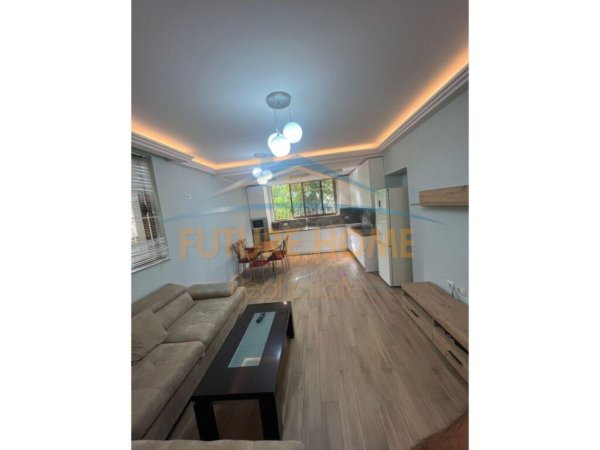 Tirane, jepet me qera apartament 1+1 Kati 1, 90 m² 500 € (Rruga e Kavajes)