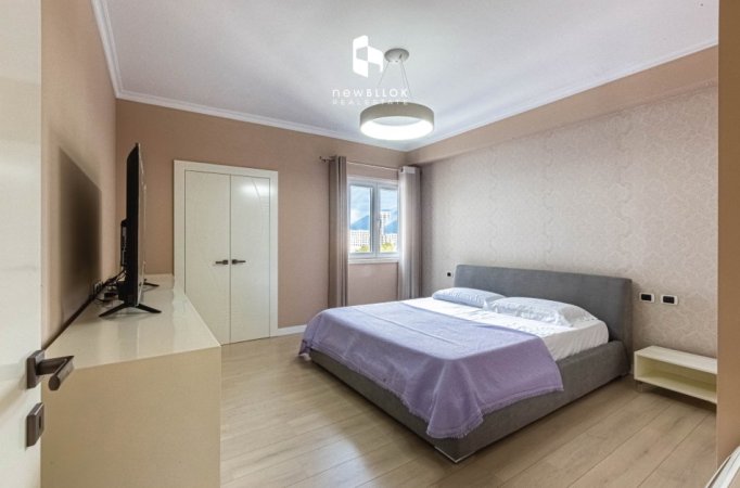 Me Qera: 2+1+Kuzhine Vec 📍në Bllok, Afër Sky Tower dhe Taiwanit ( QENDËR)  360° Pamje Magjepsese e Tiranes || 1,950€/muaj ||