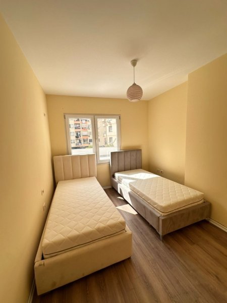 Tirane, shitet apartament 2+1+Ballkon Kati 1, 90 m² 150.000 € (Unaza e Re)