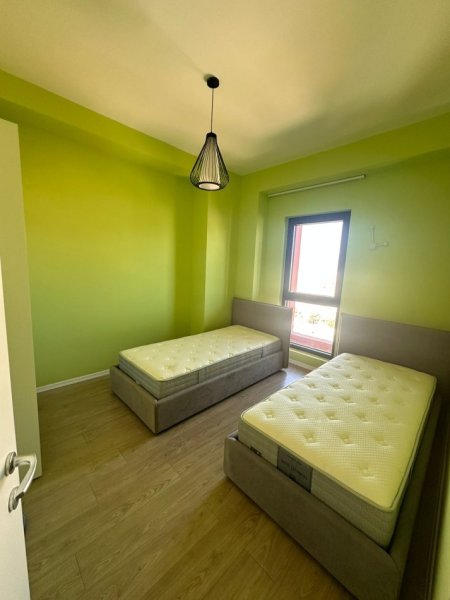 Tirane, jepet me qera apartament 2+1+Ballkon Kati 15, 110 m² 1.100 € (Rruga e Kavajes)