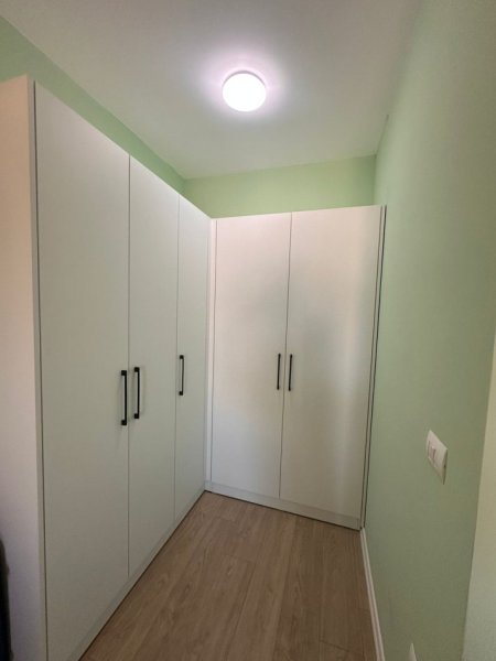 Tirane, jepet me qera apartament 2+1+Ballkon Kati 15, 110 m² 1.100 € (Rruga e Kavajes)