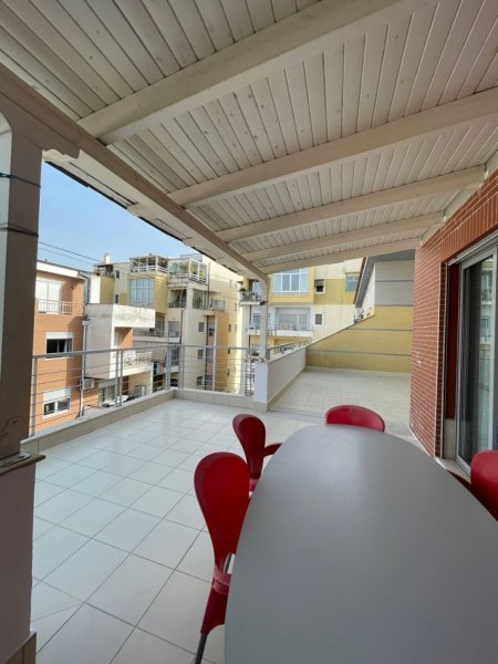 Tirane, jepet me qera apartament 3+1+Aneks+Ballkon Kati 5, 146 m² 1.400 € (RRUGA PETI LIQENI)