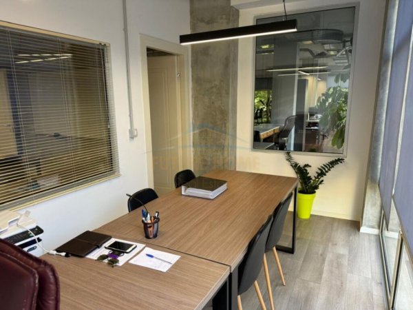 Tirane, shitet ambjent biznesi Kati 1, 514 m² 1.550.000 € (Rruga e Elbasabit)