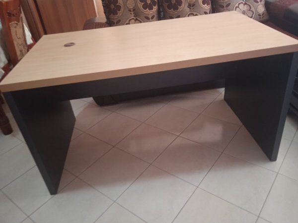 Tirane, shes Tavoline zyre 70 €